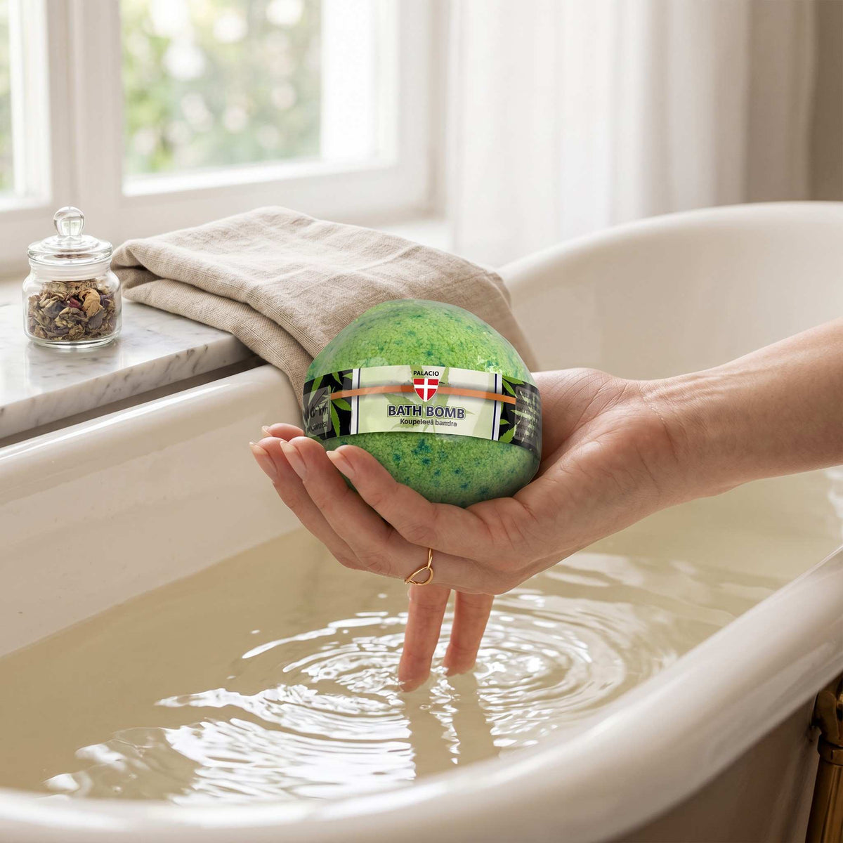 Bombe de bain au chanvre - Effervescente & nourrissante, 95 g Palacio - CBDelys